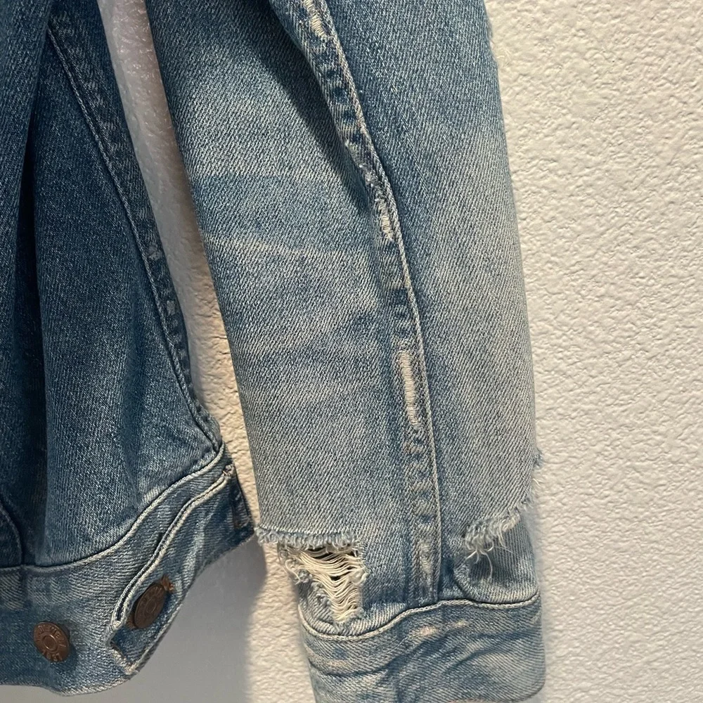 Madewell Blue Denim Jacket Distressed Size Medium - Picture 3 of 11